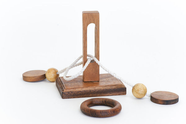 Oliver Think Wooden - It! Out Box - Puzzle of the Solve String